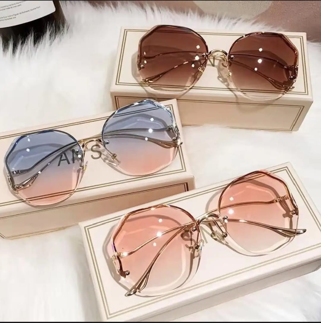 "Shine in Style: Trendy Sunglasses for Women"
