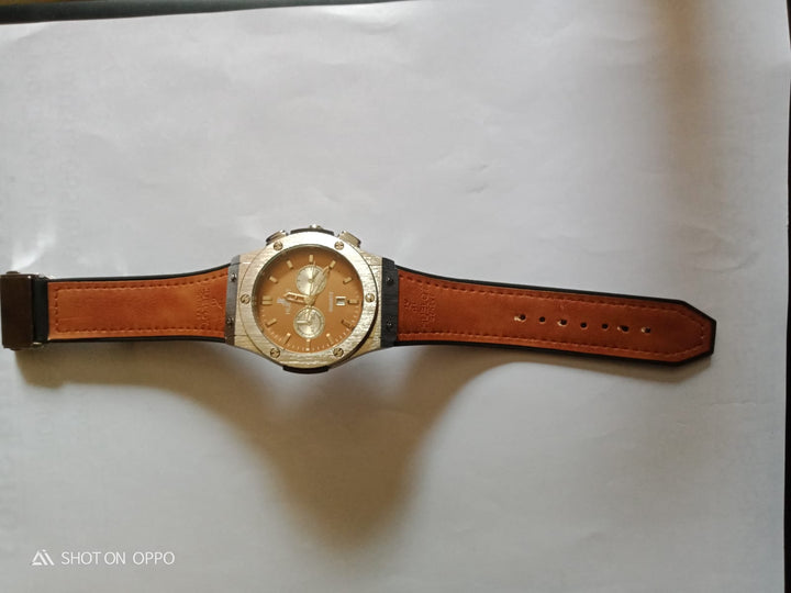 "Masterpiece of Time: Hublot Men's Luxury Watch'Luxury in Motion: Hublot Men's Timepiece"