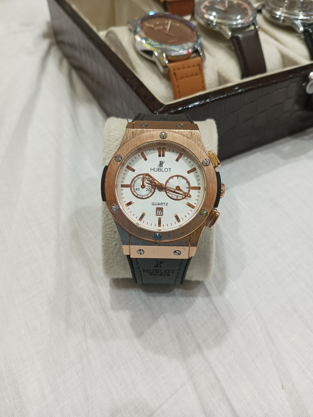 "Masterpiece of Time: Hublot Men's Luxury Watch'Luxury in Motion: Hublot Men's Timepiece"