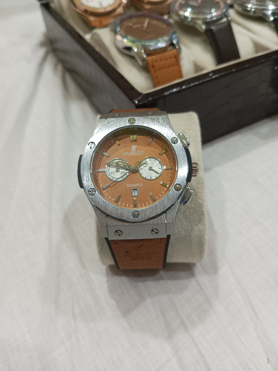 "Masterpiece of Time: Hublot Men's Luxury Watch'Luxury in Motion: Hublot Men's Timepiece"